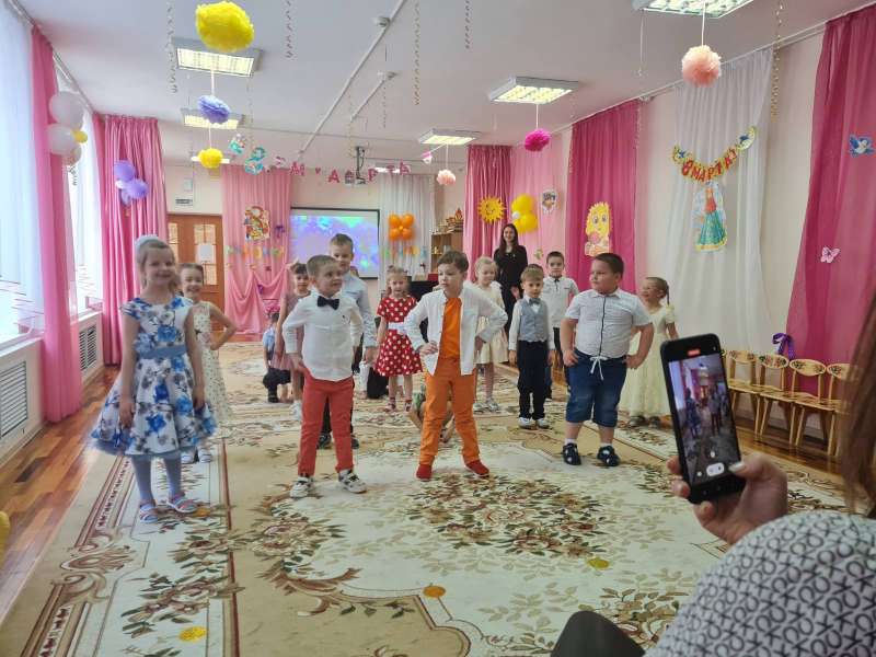 Праздничный концерт для милых мам!