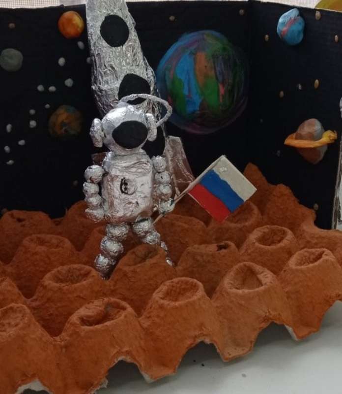 «Космическая выставка у Пчелят»